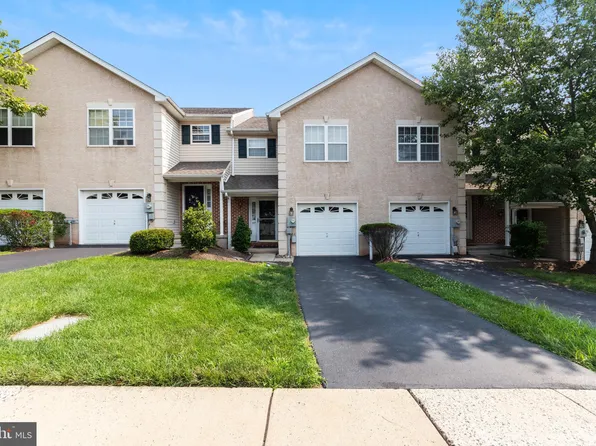 117 Fairway Dr, Collegeville, PA 19426