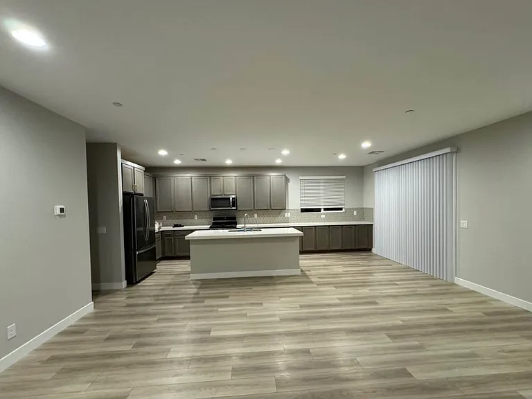 10620 Carnes Ave — Photo 9