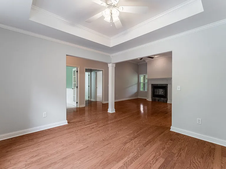 32 Latshaw Dr — Photo 7