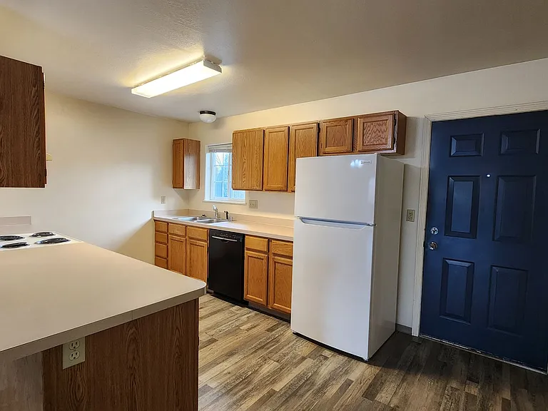 4104 Hillview Way — Photo 4