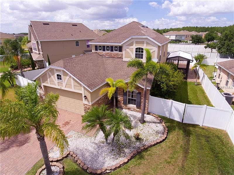 Home For Sale In Meadow Woods