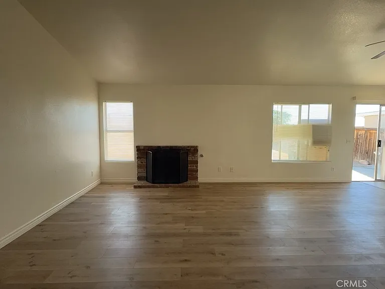 11028 Pemberton Way — Photo 6