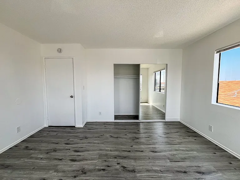 11943 Grevillea Ave — Photo 23