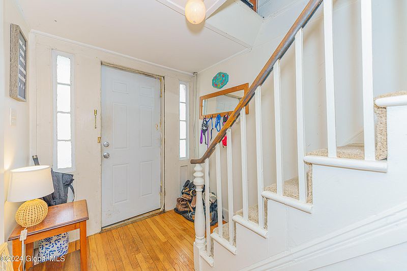 4th image of 67 Middle Street