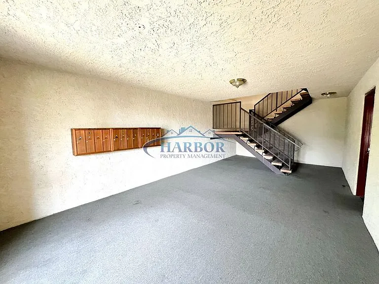 2315 S Grand Ave #10 — Photo 15