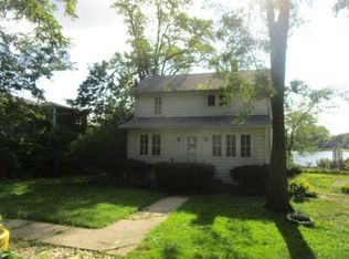 2312 Orchard Beach Rd, McHenry, IL 60050