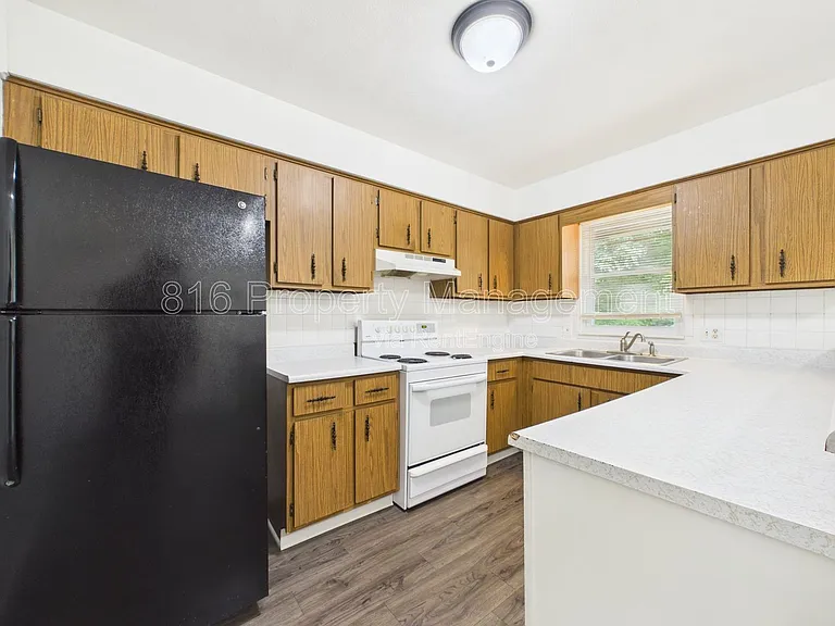 2835 S Tepee Ave — Photo 7