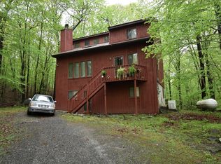 158 Saunders Dr, Bushkill, PA 18324