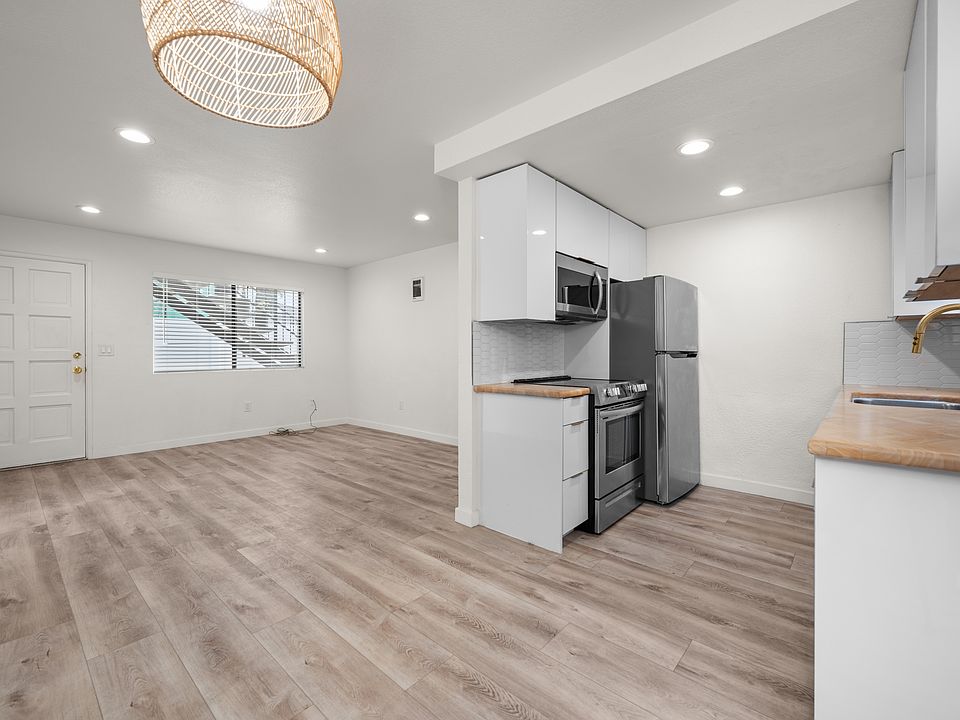 1st image of 4059 Louisiana St Unit 2