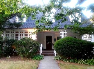 47 Edgewood Rd, Rockville Centre, NY 11570