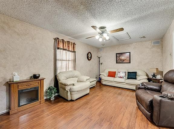 5th image of 3240 Aurora St