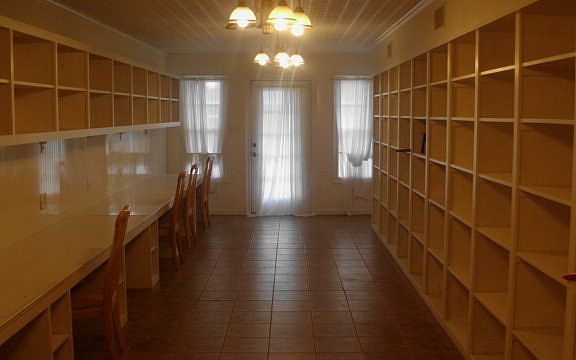 3rd image of 604 Oaklawn Dr