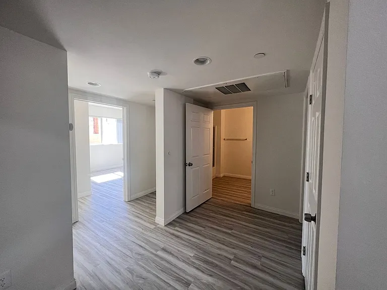 6829 Simpson Ave — Photo 7