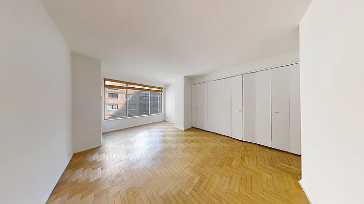 Rented by LEVEN Real Estate | media 13