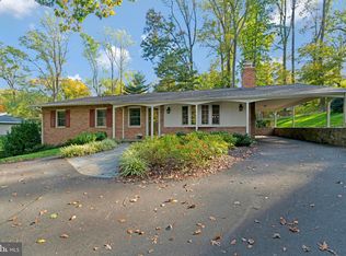 8205 Hillcrest Rd, Annandale, VA 22003