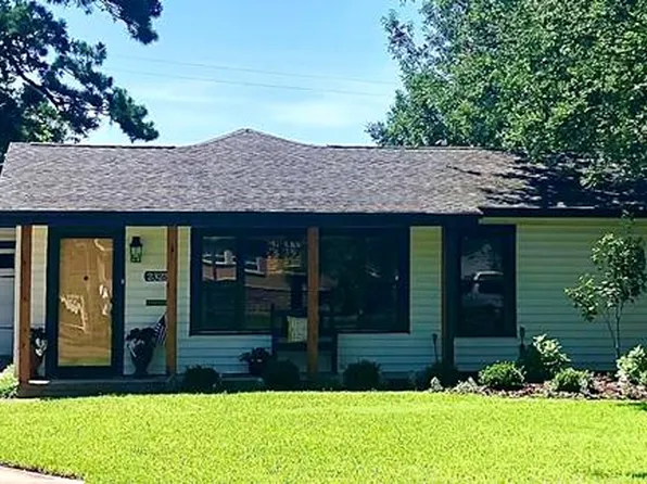 2325 6th St, Port Neches, TX 77651