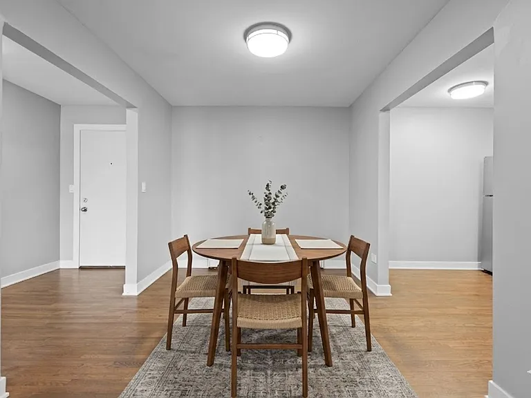 Victory Park Apartments — Photo 4