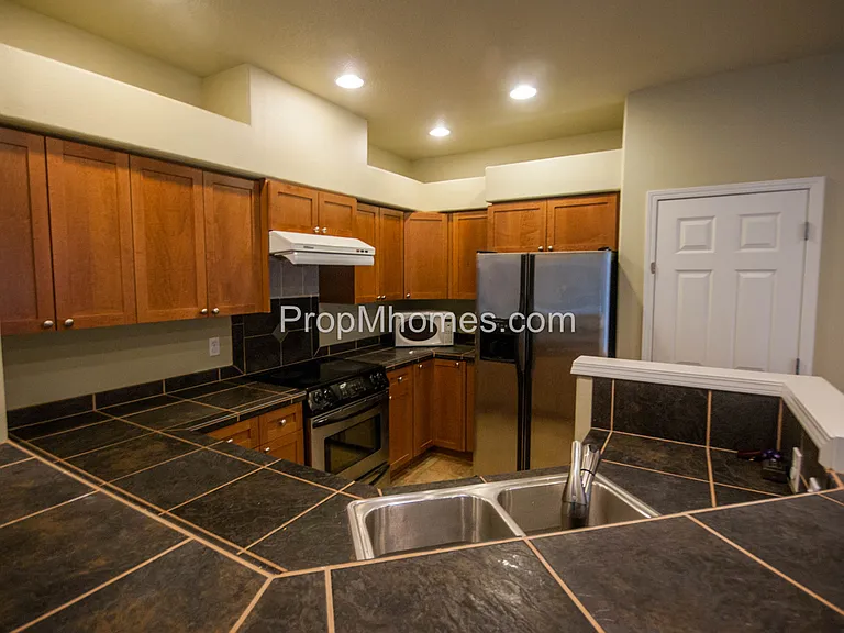 12890 SW Fonner Pond Pl — Photo 5
