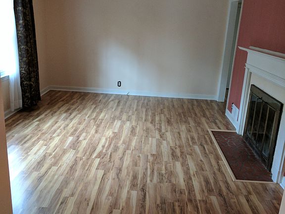 Living room with Fireplace