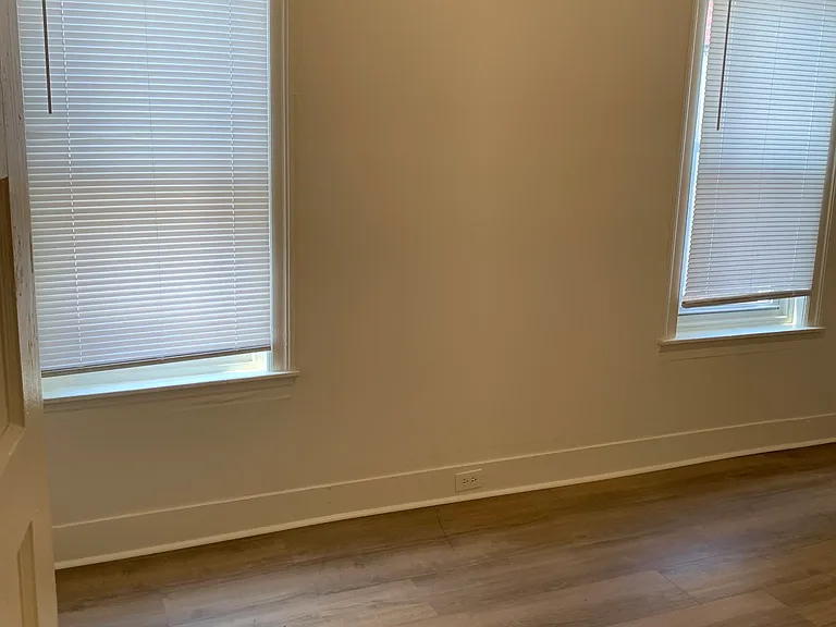 1142 Princess Ave — Photo 2