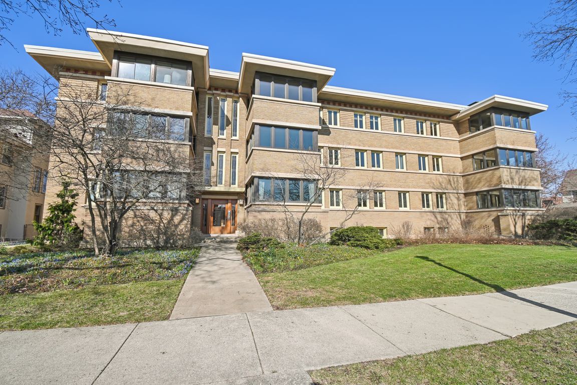 177 N Linden Ave-0904-001.jpg