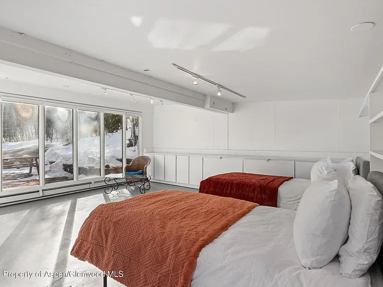 328 Oak Ridge Rd — Photo 33