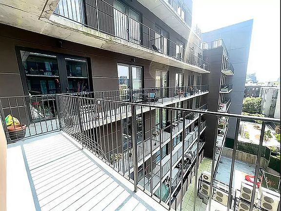 3rd image of 115 Stanwix St #612