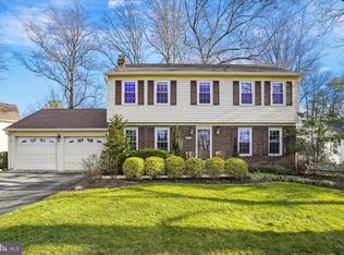 8015 Sunset Path Ct, Springfield, VA 22153