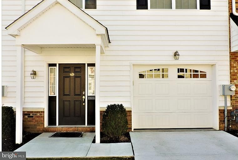 1st image of 4422 Riverview Ln #24