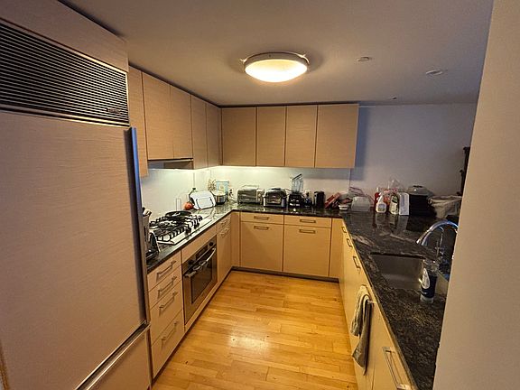 4th image of 301 Mission St APT 3H