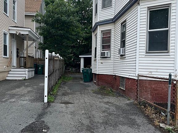 4th image of 73 Woodman St