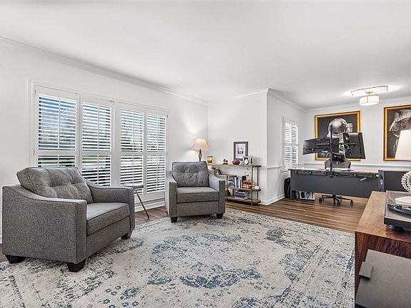3rd image of 2768 Brookwood Dr