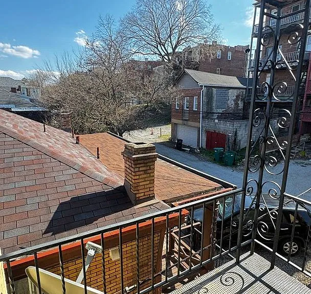 2826 Clermont Ave — Photo 5