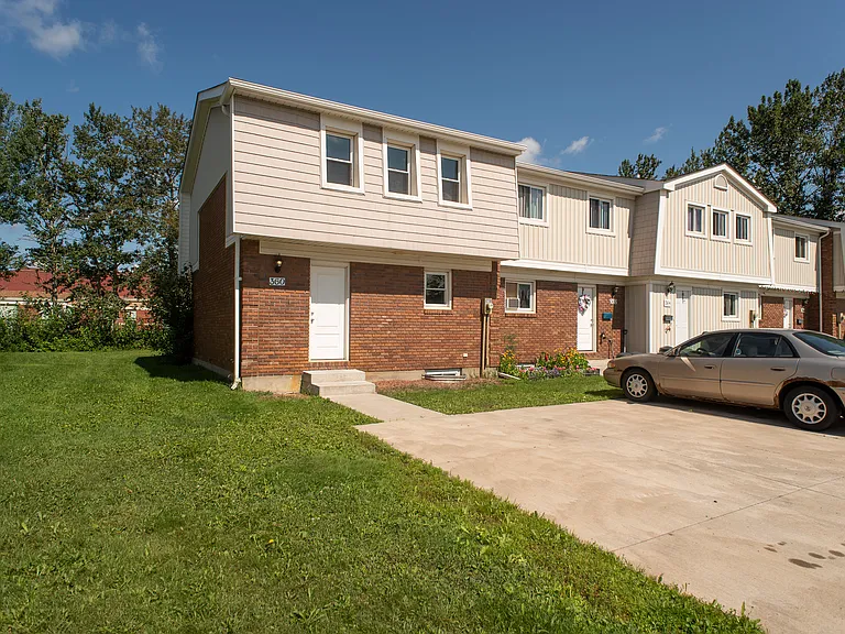 350 County Blvd — Photo 13