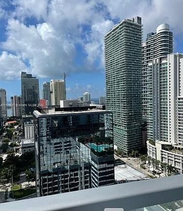 3rd image of 1060 Brickell Ave APT 2507