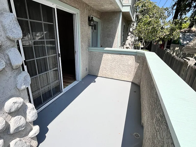 1227 S Alta Vista Ave #E — Photo 14