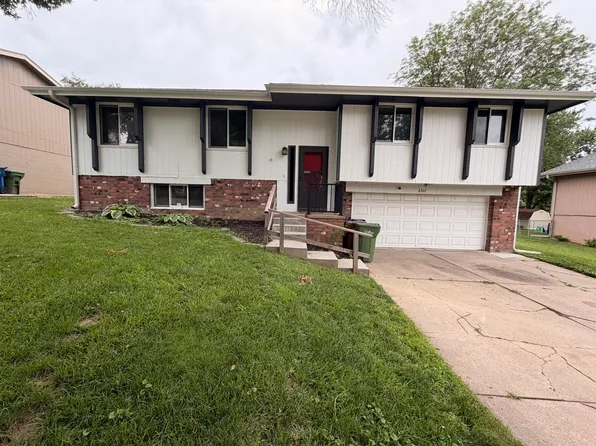 2307 Brighton Dr, Bellevue, NE 68123