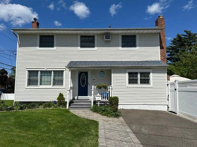 899 East Meadow Avenue, North Bellmore, NY, 11710