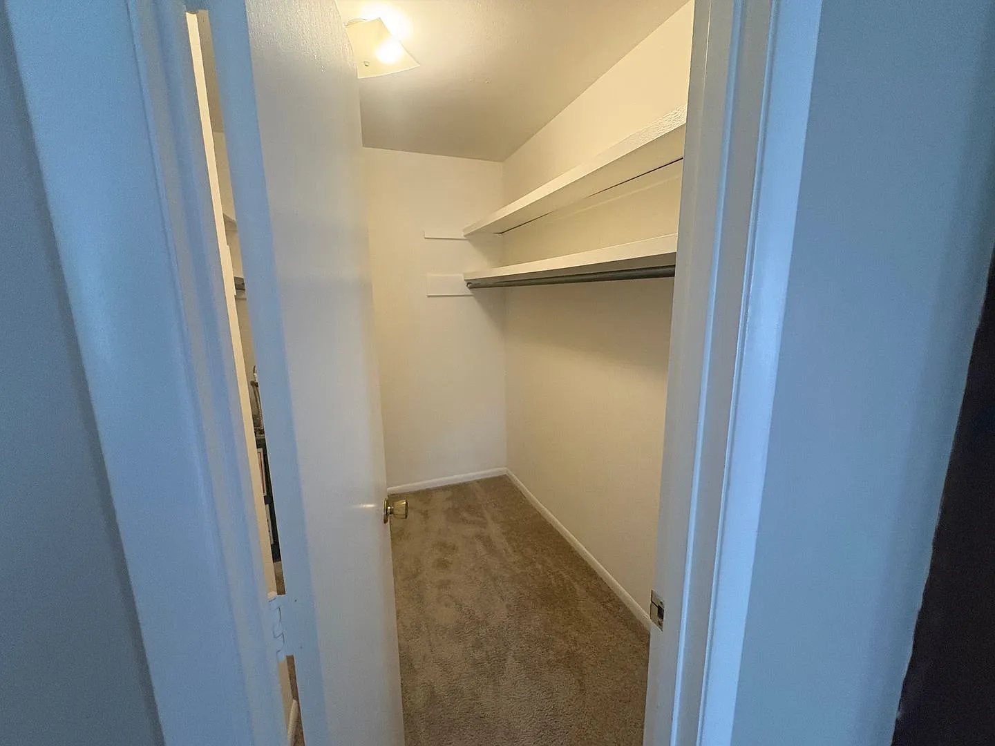 2134 FarFax Ave D3 — Photo 2