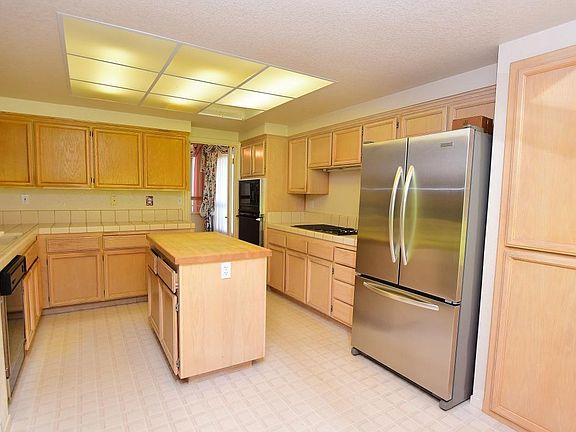 3rd image of 333 Wood Rose Ct