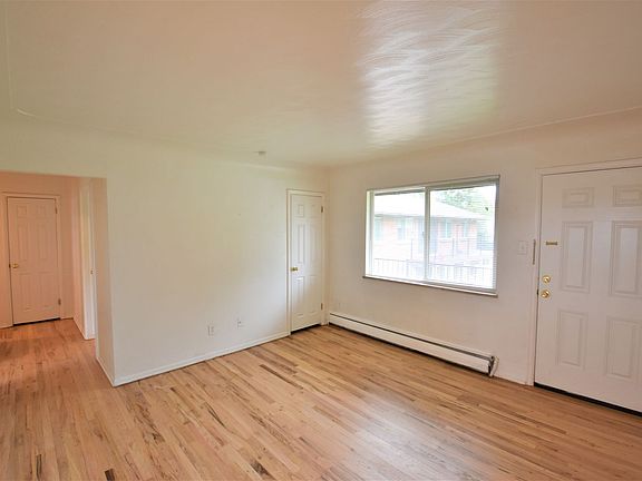 5th image of 911 Portland Pl #933-10