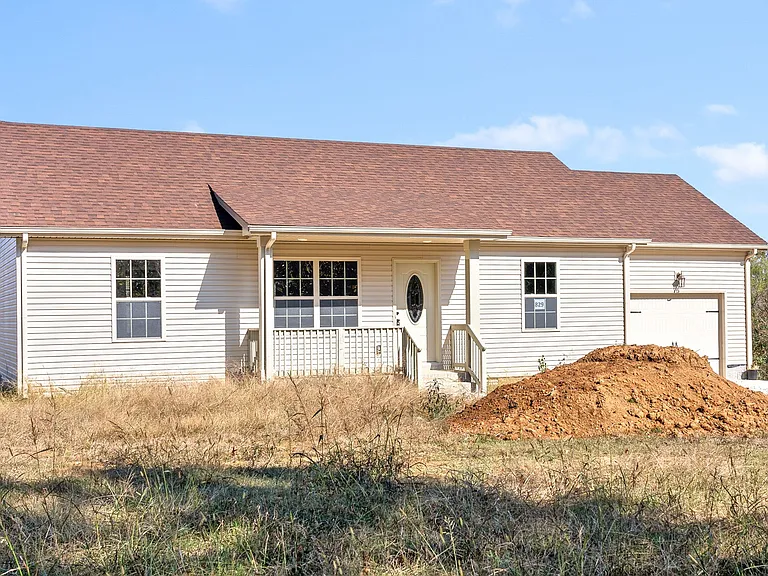 829 Southside Rd — Photo 3
