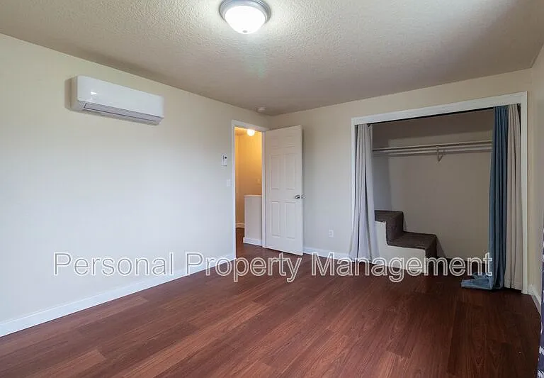 1327 Z St #B — Photo 10