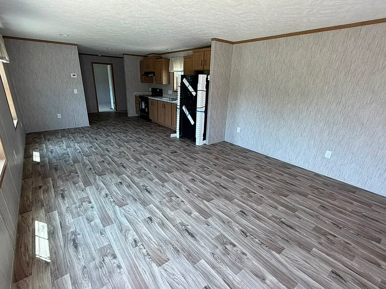 285 Brian Ln — Photo 3
