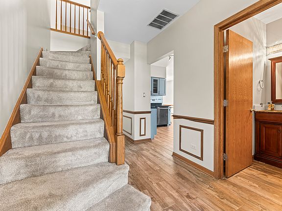 4th image of 10930 Jodan Dr