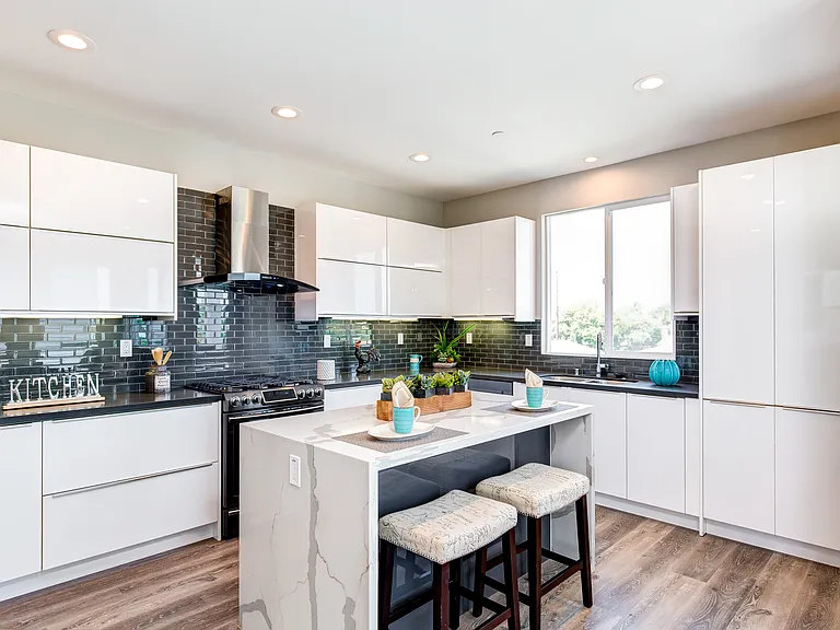 2068 Maple Ave #C — Photo 6