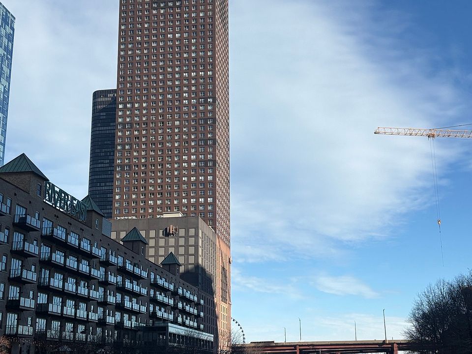 1st image of 5204-474 N Lake Shore Dr