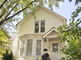 1114 Adams St NE, Minneapolis, MN