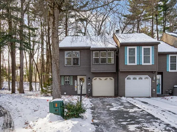 36 Tekakwitha Court, Clifton Park, NY 12065