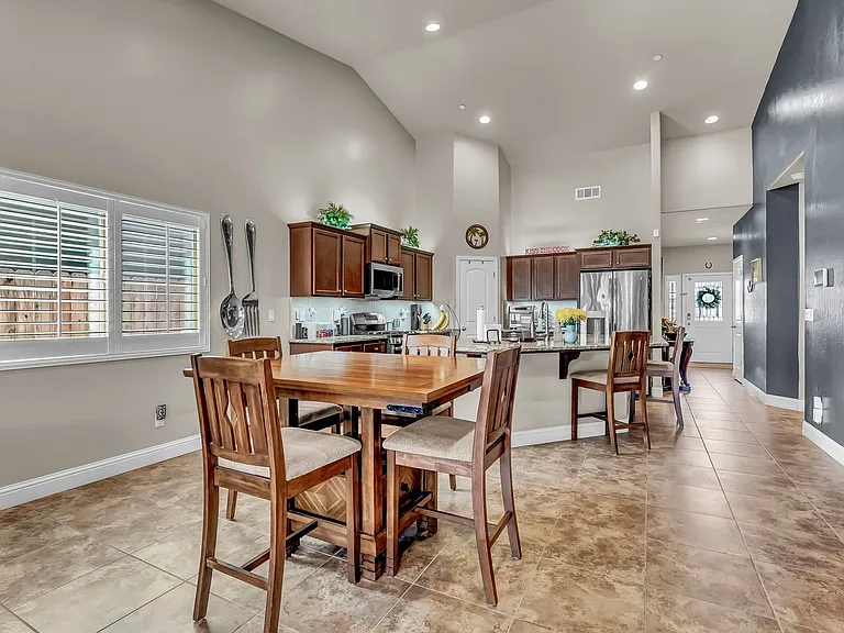 1947 W Humboldt Dr — Photo 11
